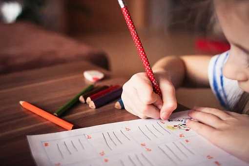 眼看孩子就要上学，可是构音障碍该如何矫正呢